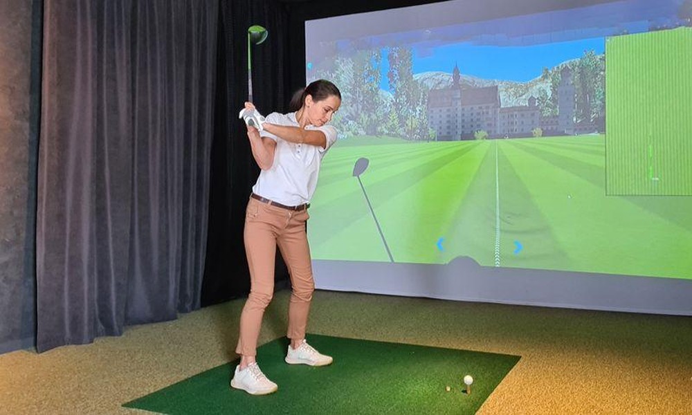 When a Golf Simulator in Singapore Makes More Sense Than the Course